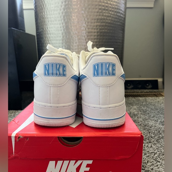 Nike AirForce 1 Low - Picture 3 of 3